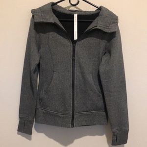 Lululemon Athleta Scuba Hoodie with fleece lining. Size 6